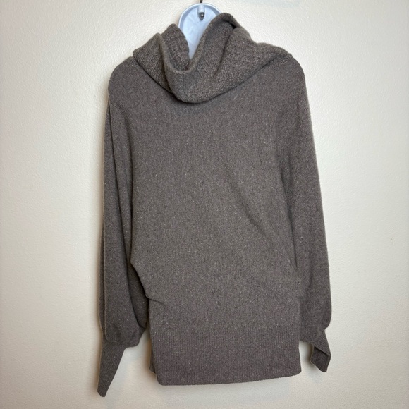 Autumn Cashmere Knit Turtle Neck Dolman Sleeve Sweater - Picture 3 of 4